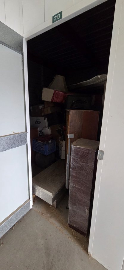 10 x 12 storage unit in Apple Valley, CA