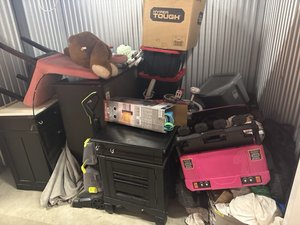 7 x 10 storage unit in Pasadena, MD