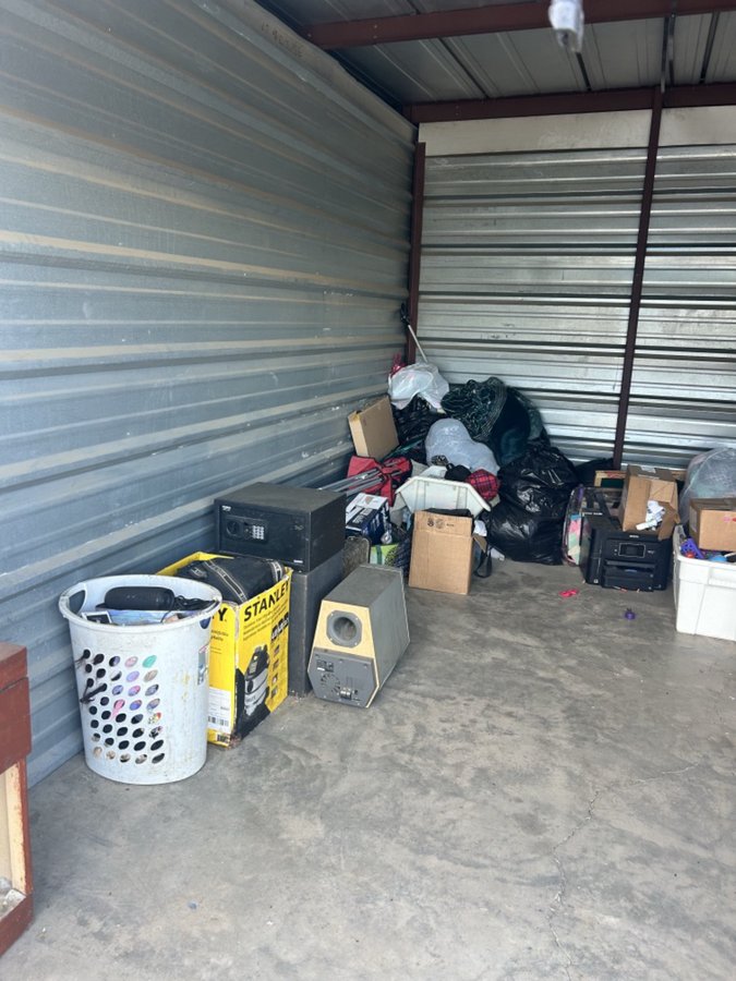 10 x 15 storage unit in Hesperia, CA