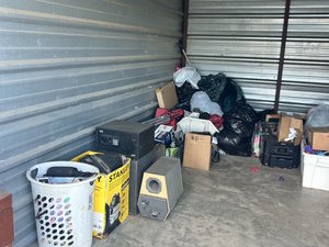 10 x 15 unit in Hesperia
