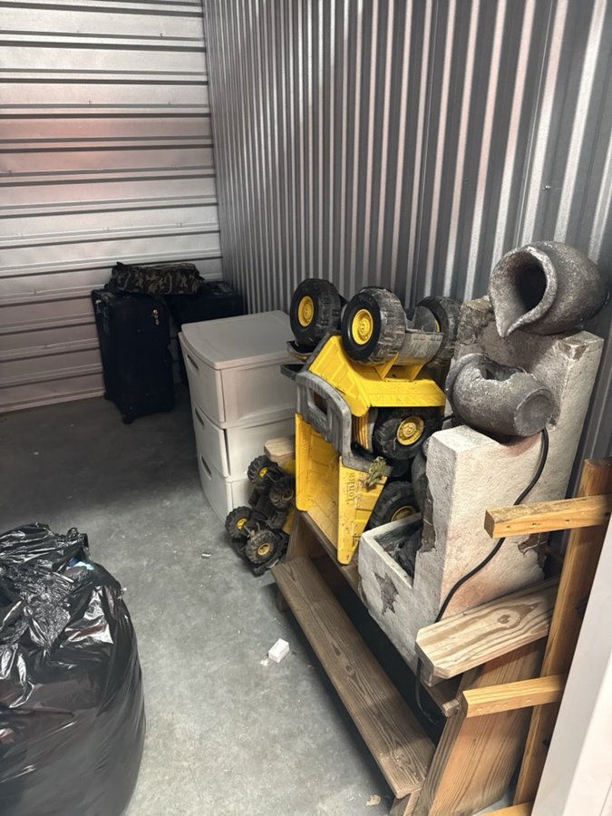 5 x 10 storage unit in Pasadena, MD