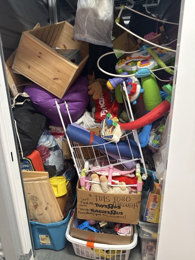 5 x 10 storage unit in Pasadena, MD
