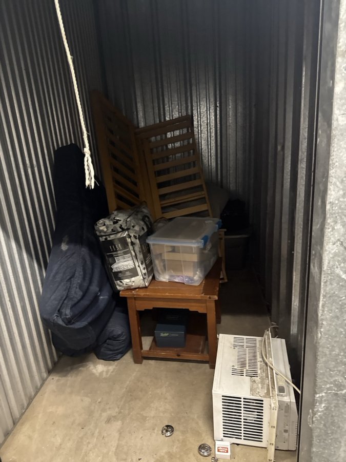5 x 10 storage unit in Baltimore, MD