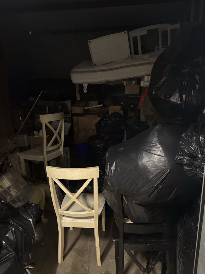 10 x 15 storage unit in Baltimore, MD