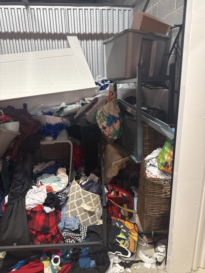 7 x 10 storage unit in Pasadena, MD