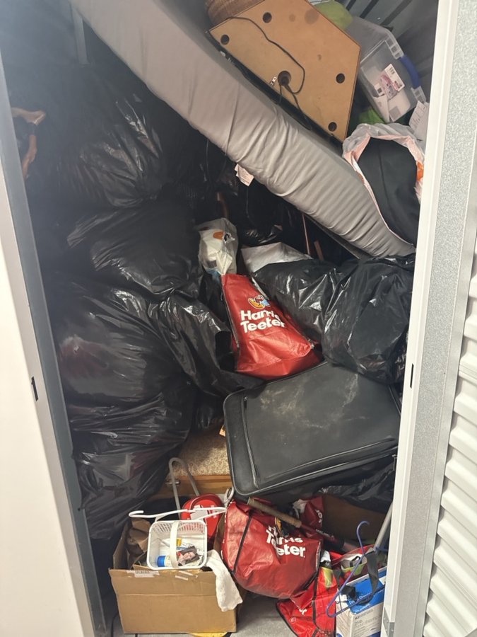 5 x 10 storage unit in Pasadena, MD