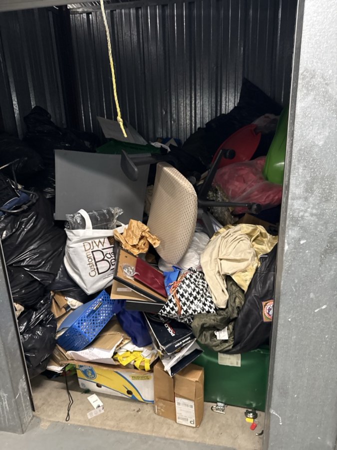 10 x 10 storage unit in Baltimore, MD