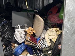 10 x 10 storage unit in Baltimore, MD