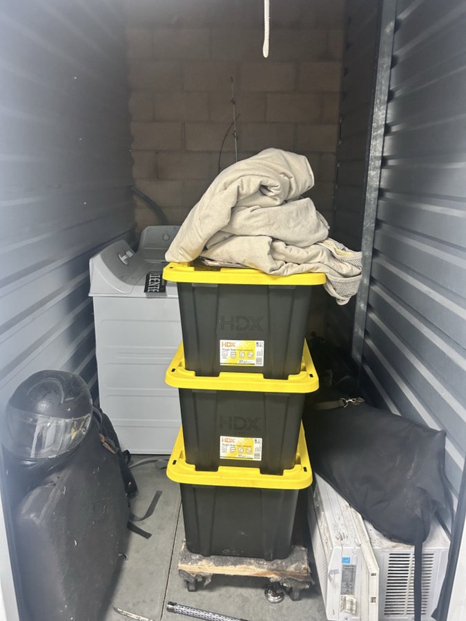 5 x 10 storage unit in San Bernardino, CA