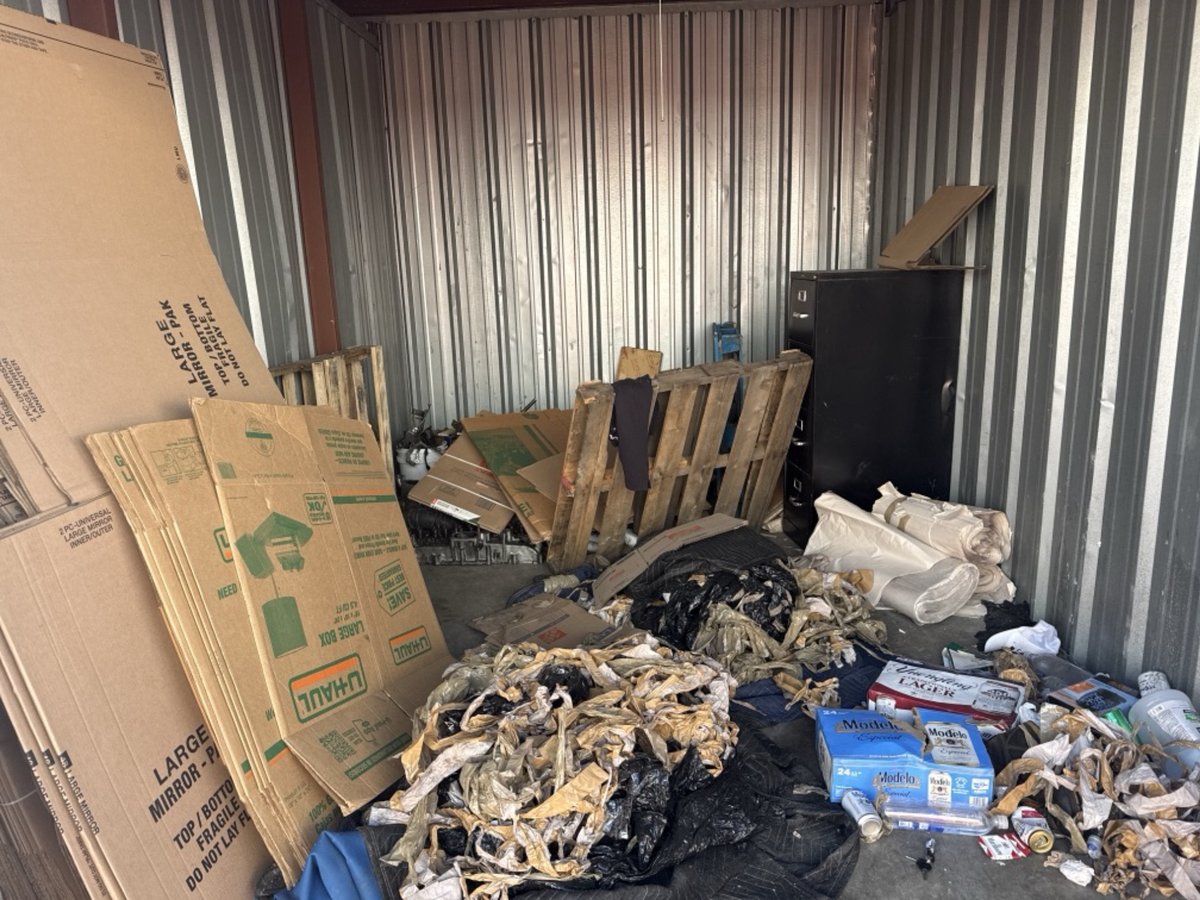 10 x 15 storage unit in Baltimore, MD