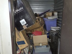 5 x 4 storage unit in Victorville, CA