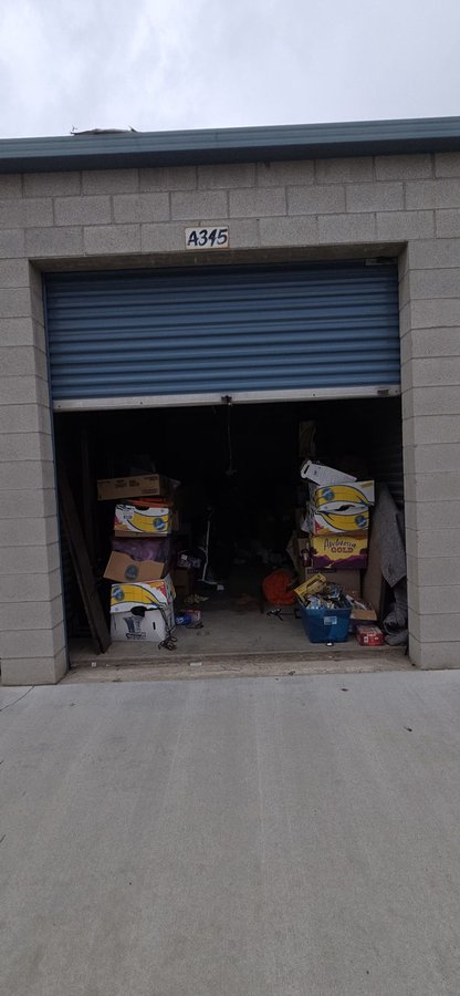10 x 20 storage unit in Victorville, CA
