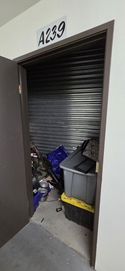 3 x 5 storage unit in Victorville, CA