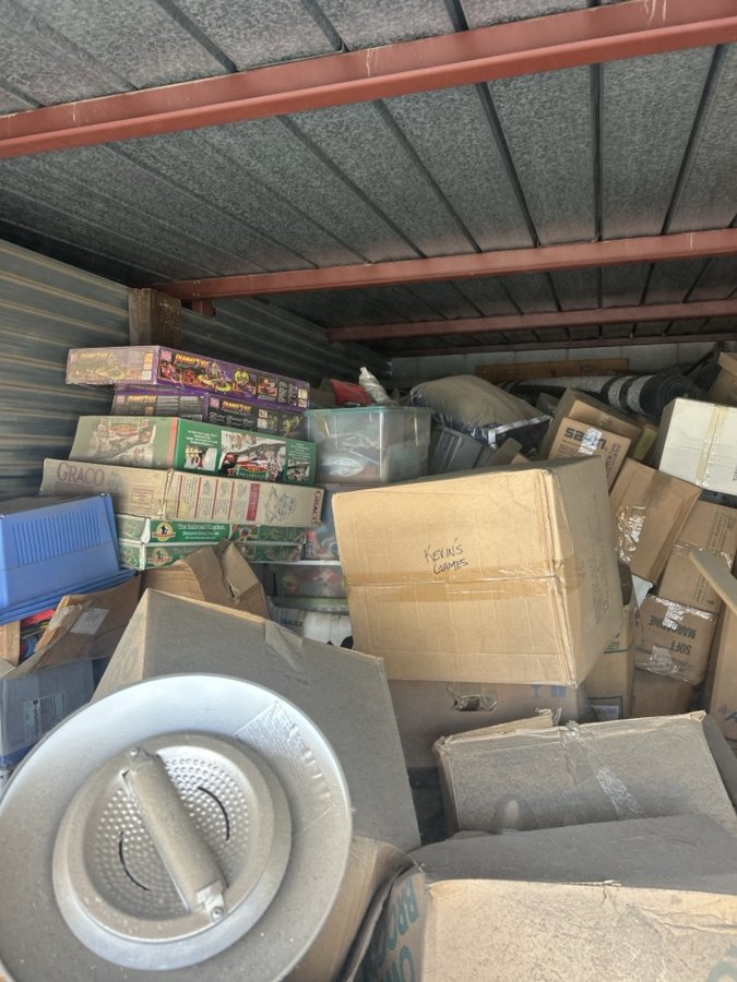 10 x 20 storage unit in Victorville, CA
