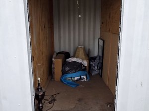 5 x 8 storage unit in Victorville, CA
