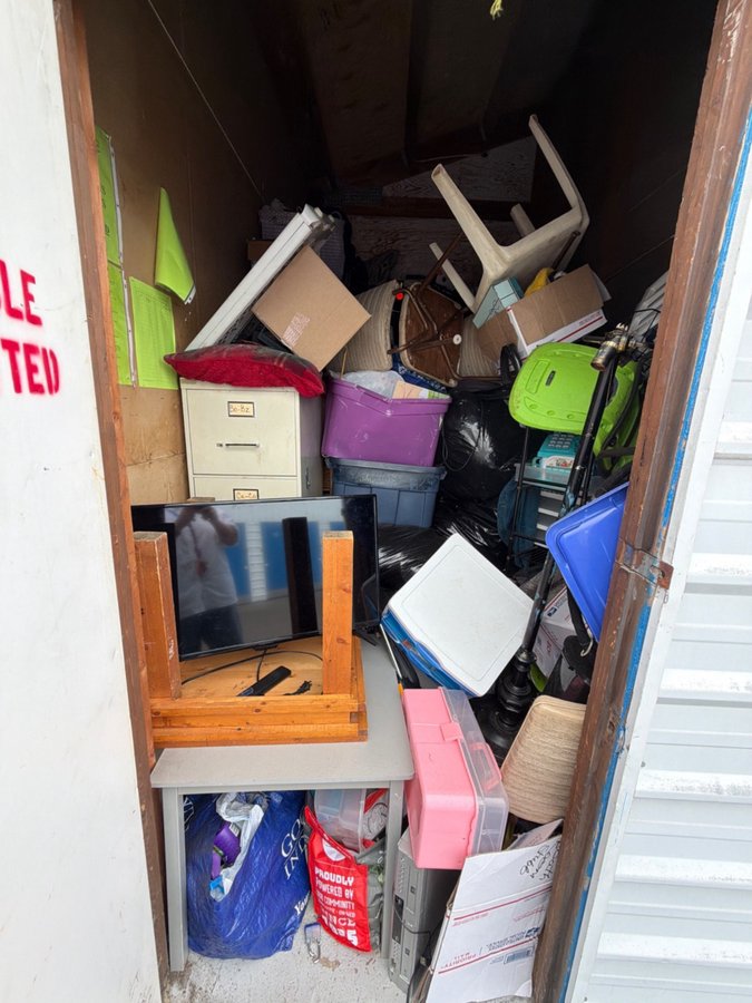 6 x 10 storage unit in Springfield, OR