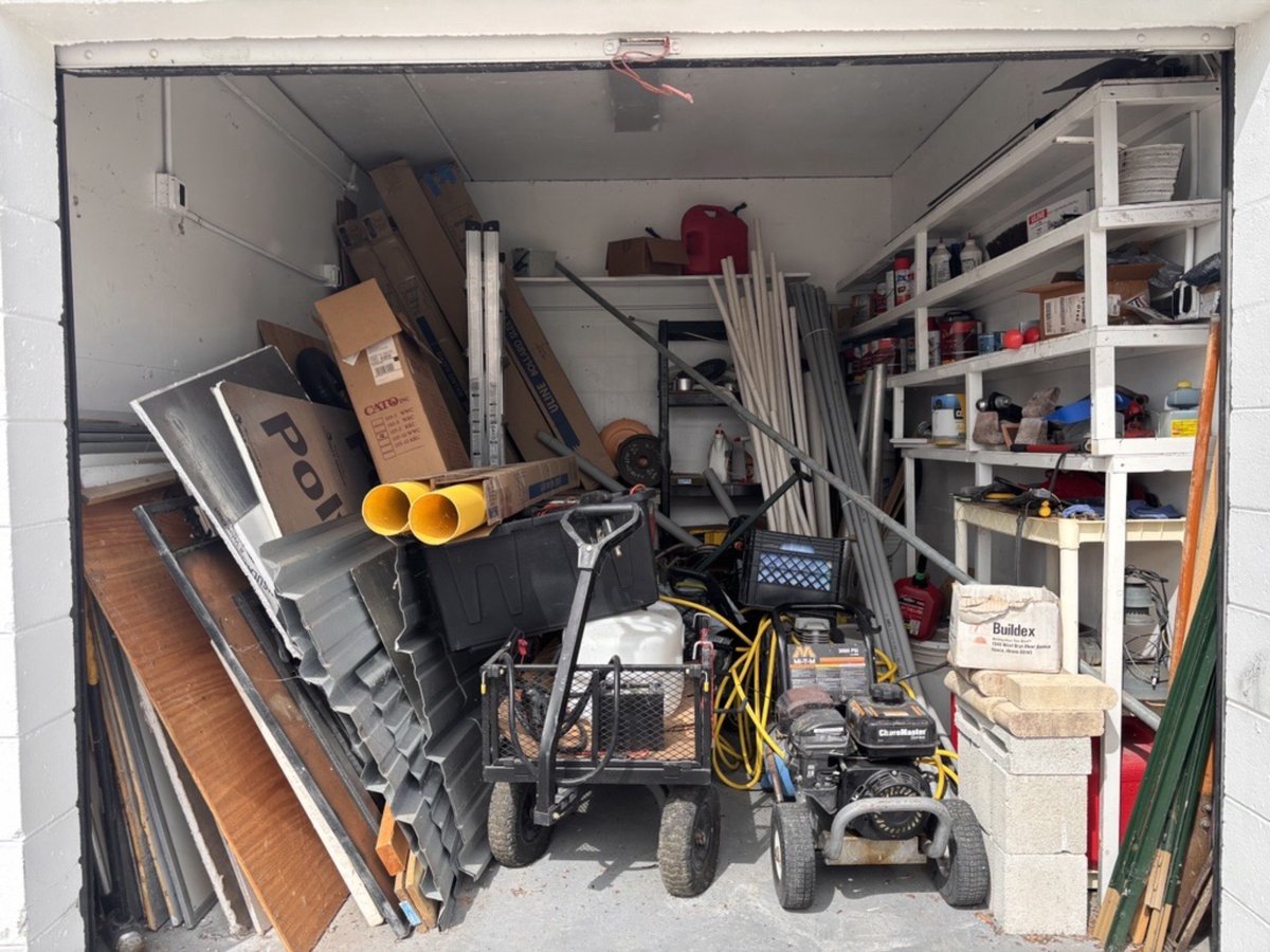 10 x 15 storage unit in Ellenton, FL