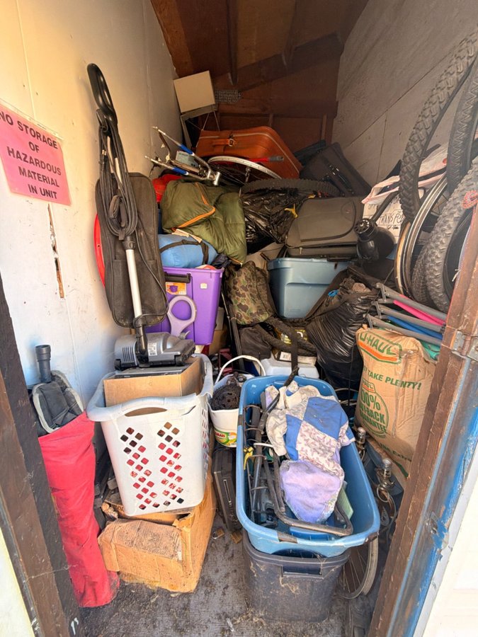 6 x 10 storage unit in Springfield, OR