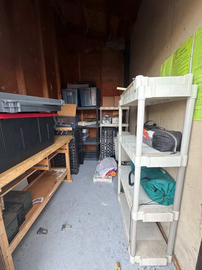 6 x 10 storage unit in Springfield, OR