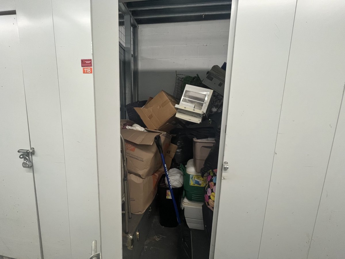 9 x 5 storage unit in Orange, NJ