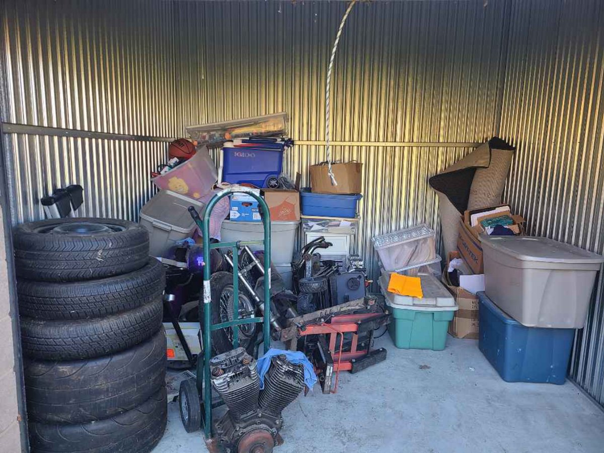 10 x 10 storage unit in Oak Ridge, NJ