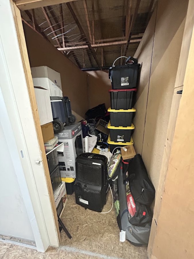 5 x 12 storage unit in Renton, WA