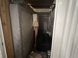 5 x 12 storage unit in Renton, WA