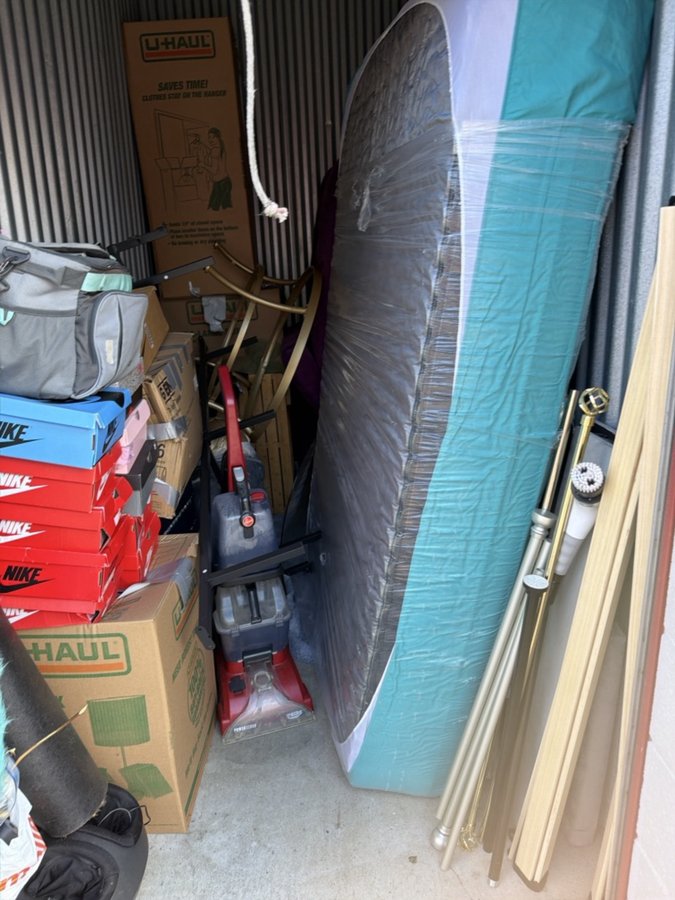 5 x 10 storage unit in Clinton Township, MI