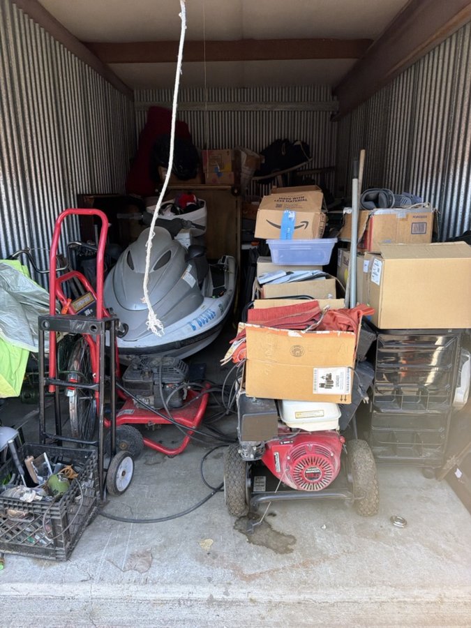 10 x 20 storage unit in Clinton Township, MI