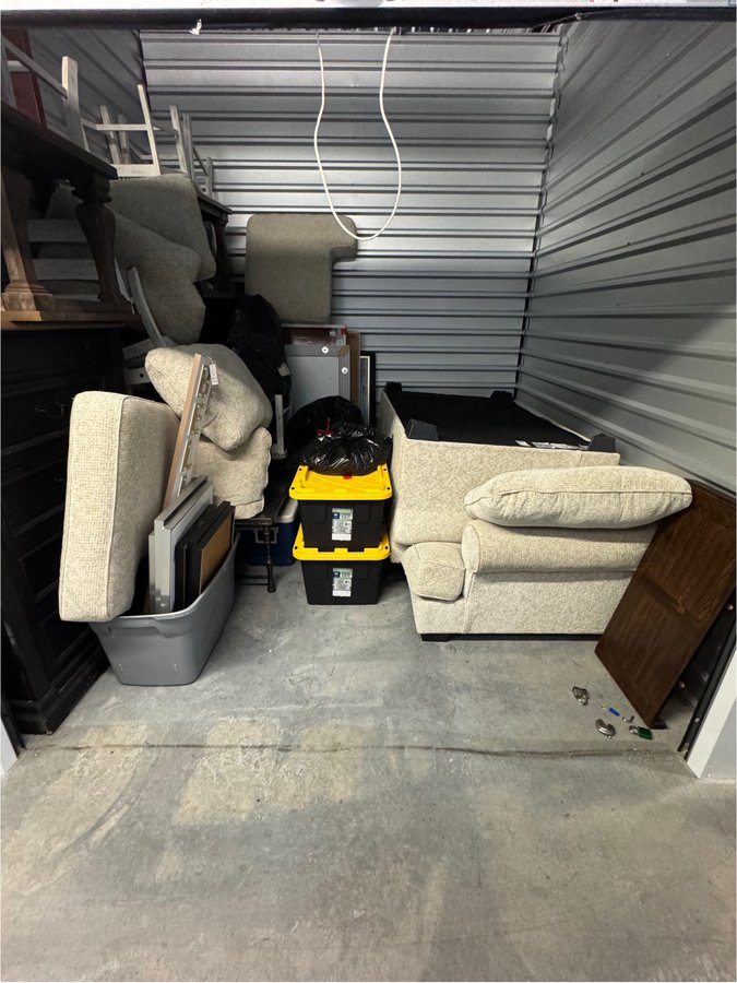 10 x 10 storage unit in Owings Mills, MD