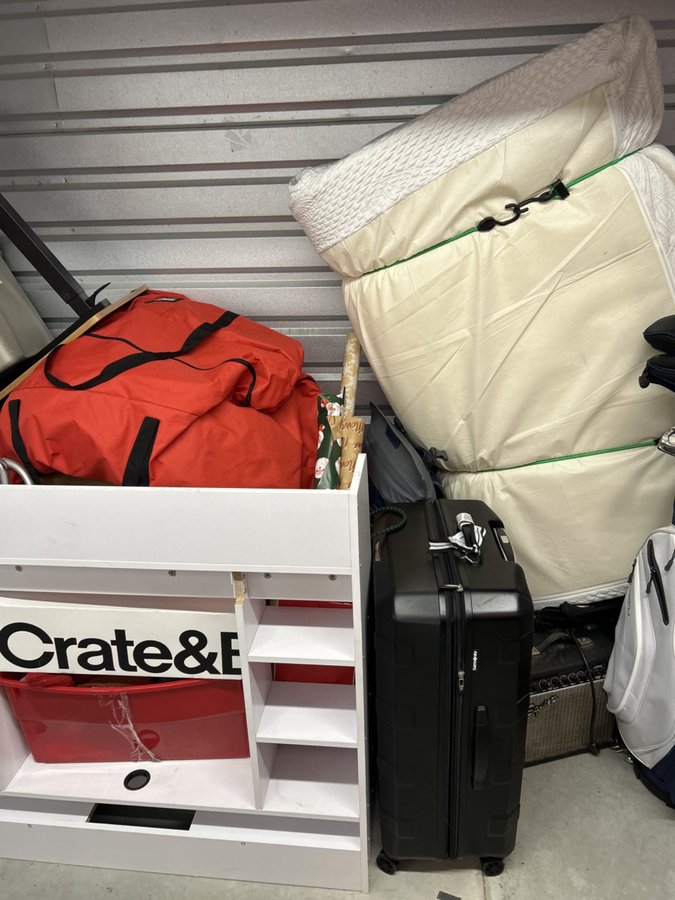 4 x 10 storage unit in Quincy, MA