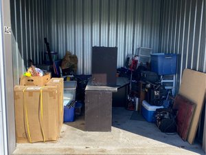 10 x 10 unit in Seneca Falls