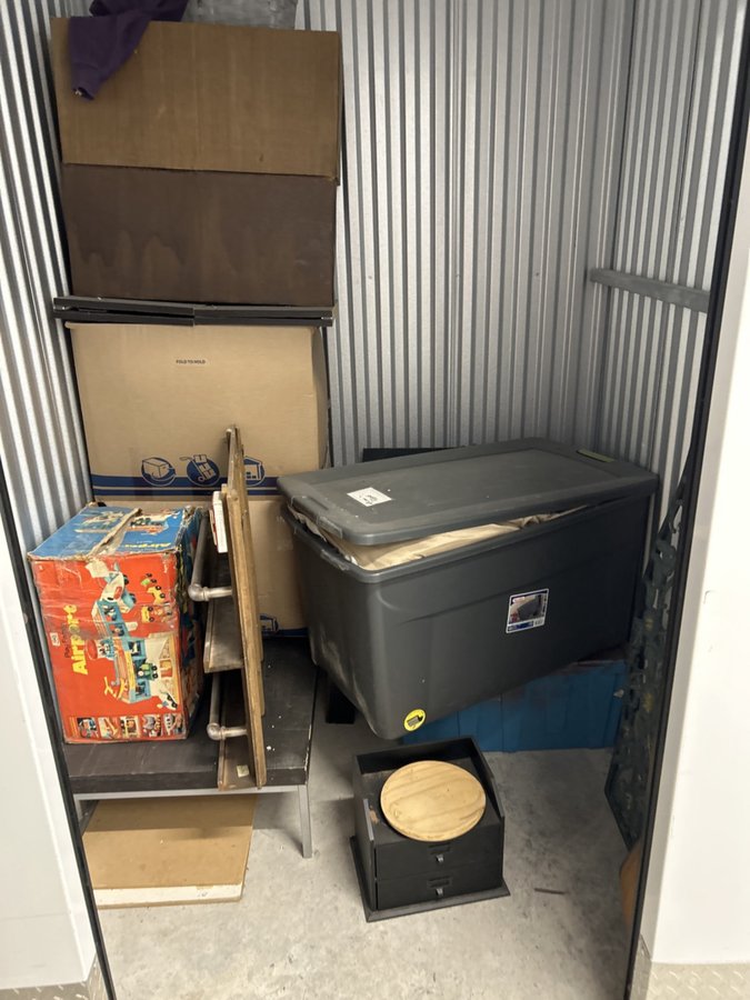 5 x 5 storage unit in Quincy, MA