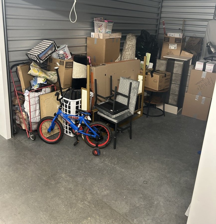 10 x 15 storage unit in Louisville, KY