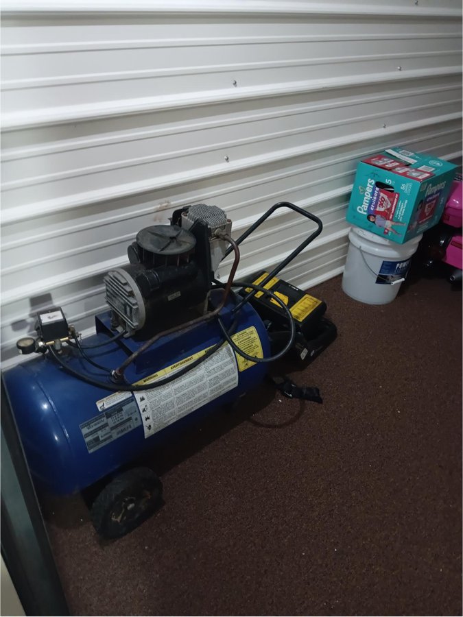 8 x 20 storage unit in Elkhart, IN