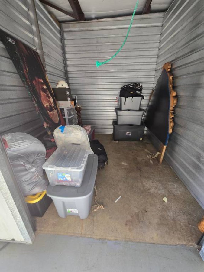 8 x 10 storage unit in Newport News, VA