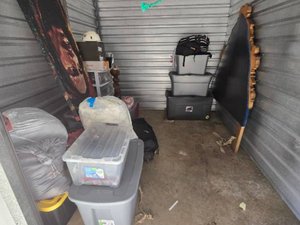 8 x 10 storage unit in Newport News, VA