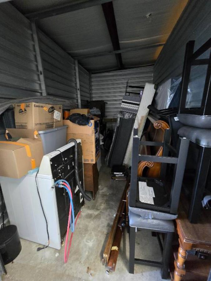 8 x 15 storage unit in Newport News, VA
