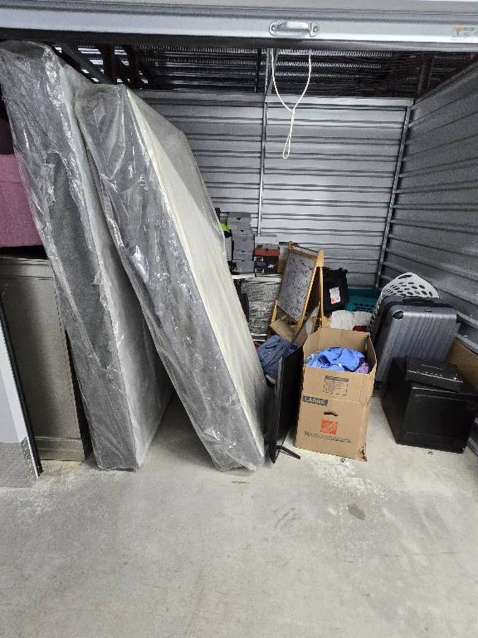 10 x 7 storage unit in Jonesboro, GA
