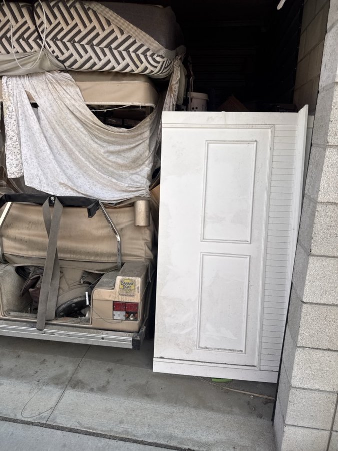 10 x 20 storage unit in Palm Springs, CA