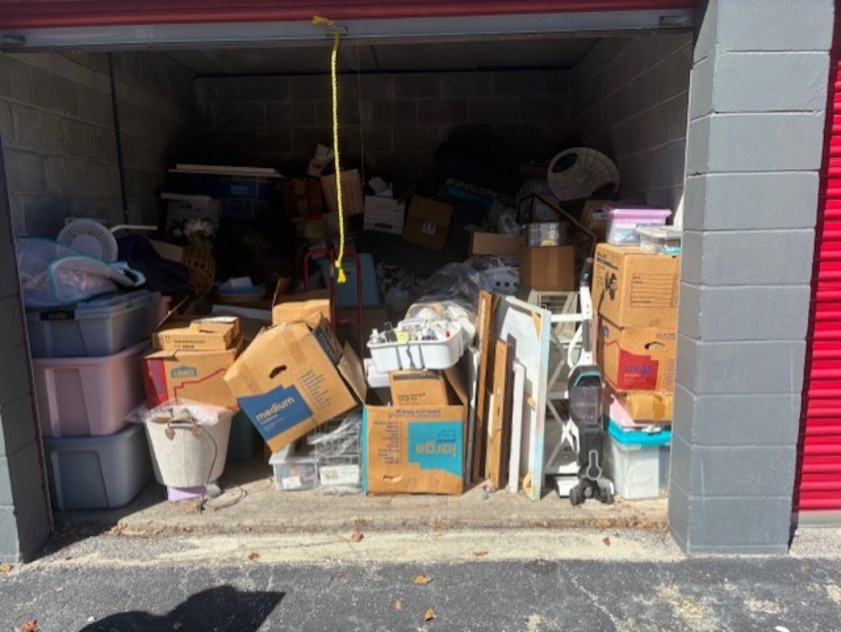 10 x 10 storage unit in Jacksonville, FL