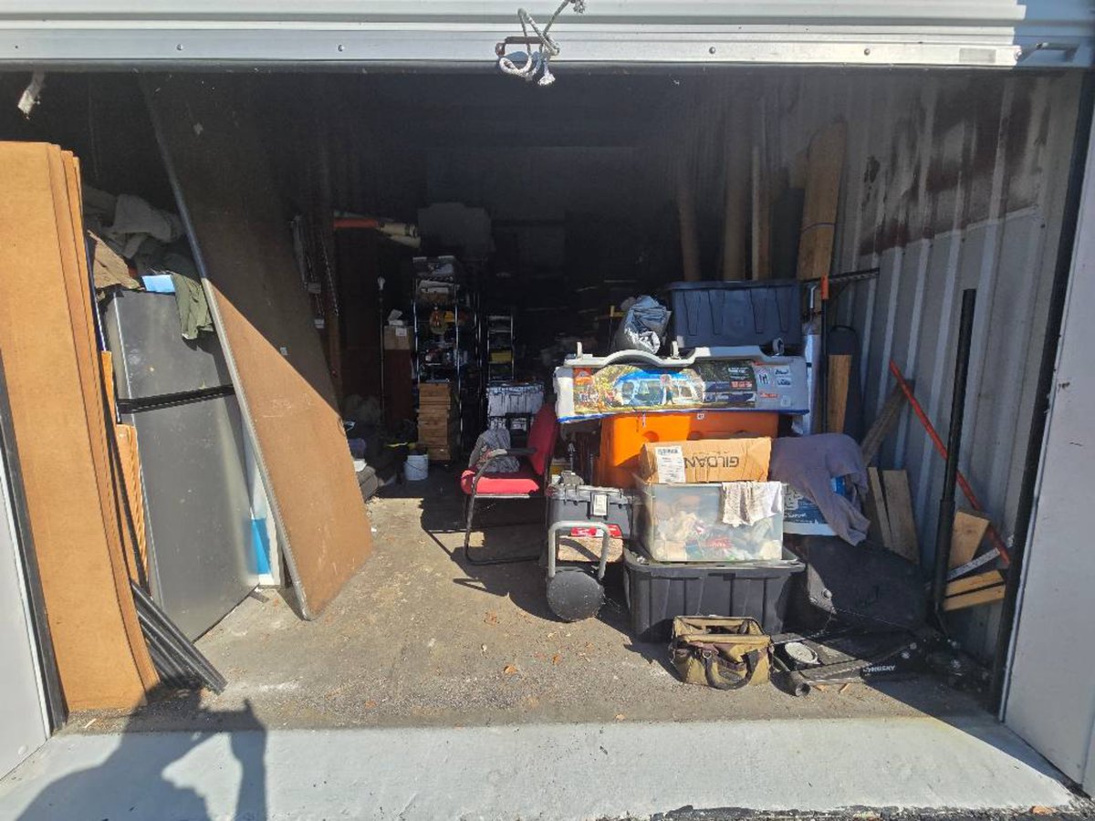 10 x 25 storage unit in Port Charlotte, FL