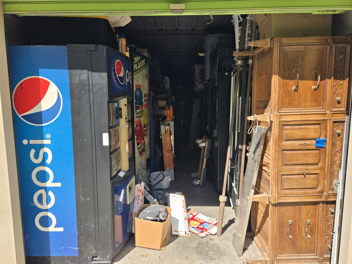 10 x 30 storage unit in Orlando, FL