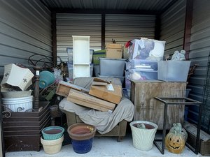 10 x 10 storage unit in Florence, TX