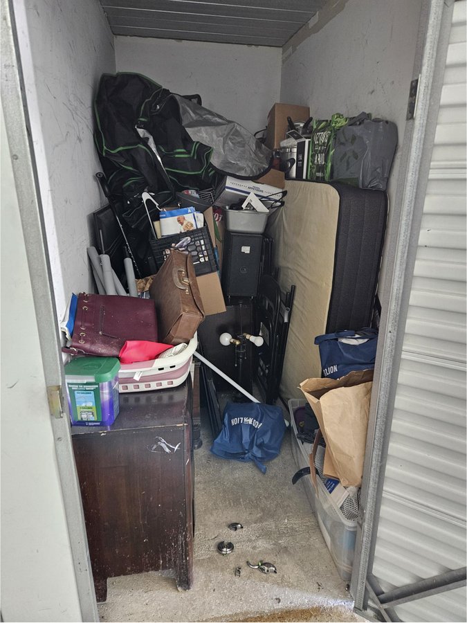 5 x 10 storage unit in Dundalk, MD