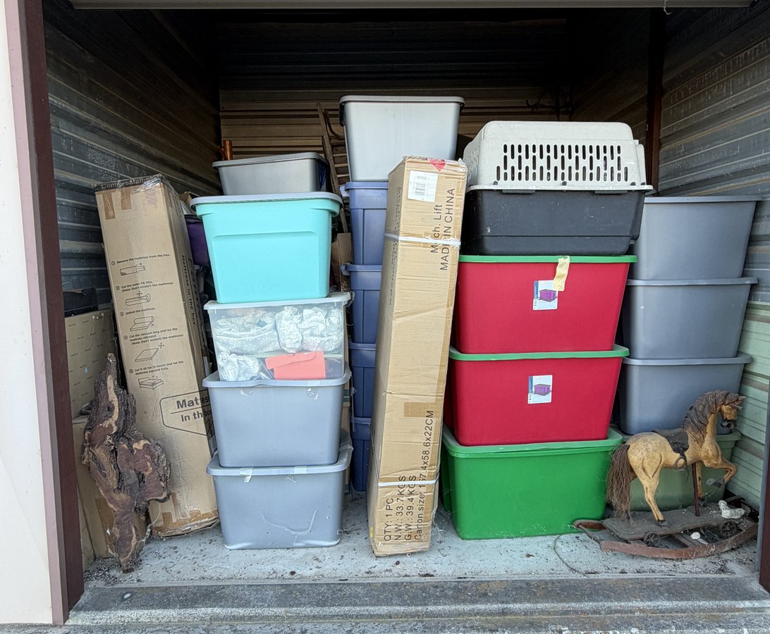 10 x 10 storage unit in Florence, TX