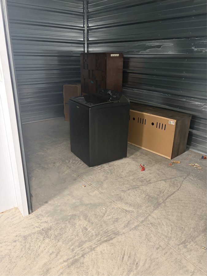 10 x 20 storage unit in Bridgeport, WV