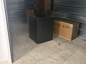 10 x 20 unit in Bridgeport