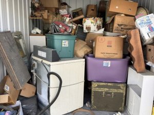 9 x 12 storage unit in Mount Washington, KY