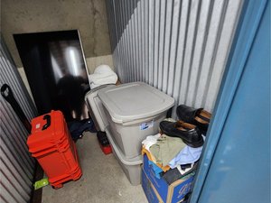 4 x 7 storage unit in Louisville, KY